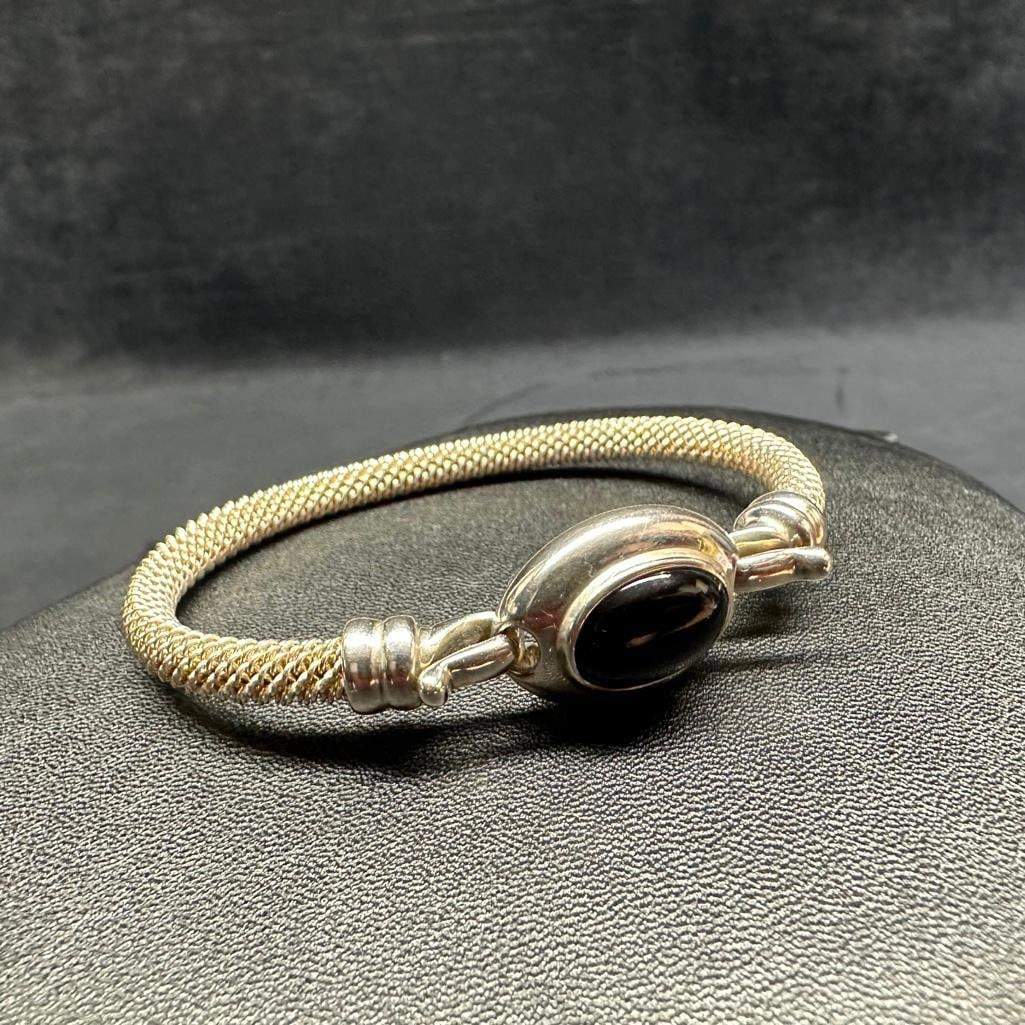 Sterling Silver Mesh Cuff Bracelet: This piece of jewelry has been tested and researched prior to listing. Please view all our pictures they are part of our description. DETAILS: Metal - Sterling Silver Color - Silver Stones - none Hal