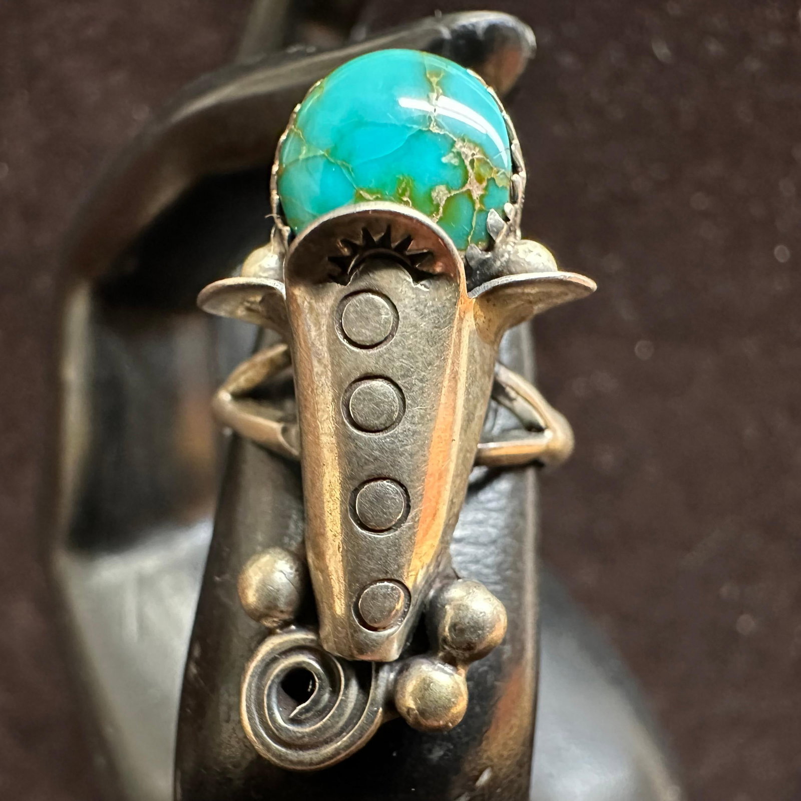 Natural Matrixing Round Turquoise Native Style Silverwork Silver Ring: This item is in good pre-owned, previously used/displayed condition with noticeable light wear and surface scratches. Please reference all photos for full details. This piece of jewelry has been teste