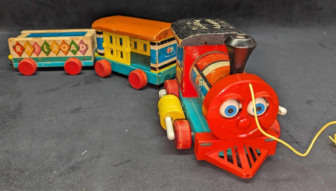 Vintage Wooden Fisher Price Huffy Puffy Toy Train (1 of 7)