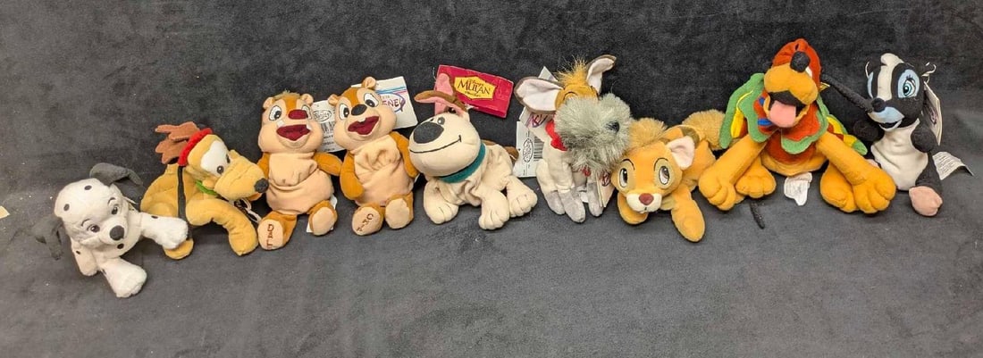 Disney Chip Dale Pluto Oliver And Company Flower Bean Bags Lot Of 9: Disney Chip Dale Pluto Oliver And Company Flower Bean Bags Lot Of 9. Please see the images for a listing of bean bags. All come in a bag that is approx 15" x 13" x 5" and it weighs 2.10lbs. The bean