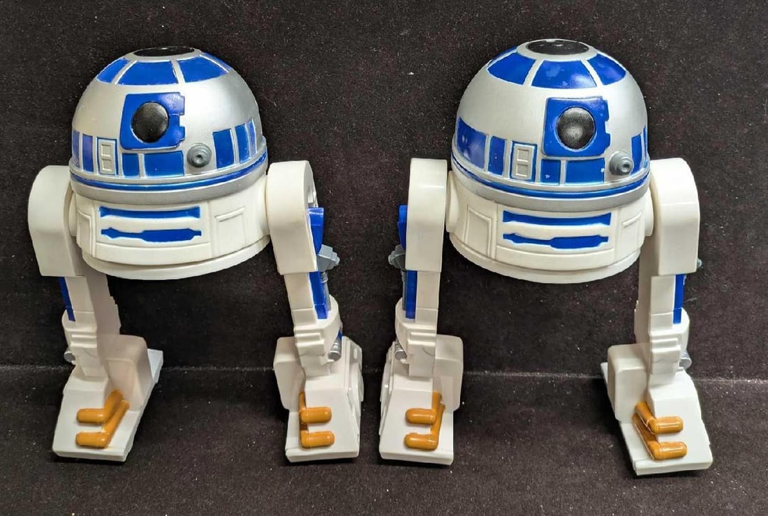 2 Star Wars R2D2 Pepsi KFC Straw Cup Lid Toppers: 2 Star Wars R2D2 Pepsi KFC Straw Cup Lid Toppers. These were released in the year 2007. Each is approx 5 3/4" x 3 1/2" x 8 3/4" and the total weight is 1lb. There are some markings on the pair.