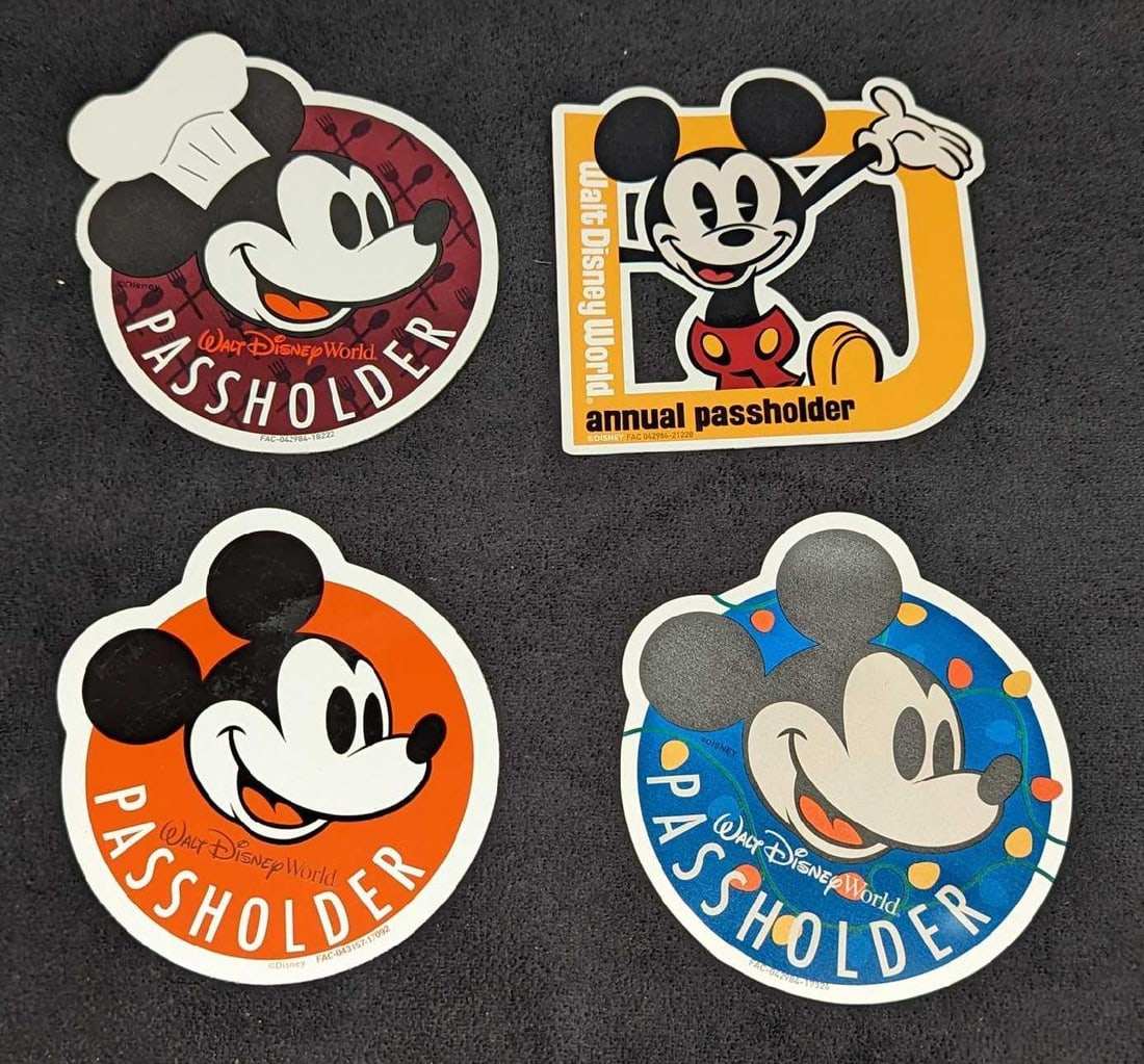4 Mickey Mouse Disney Passholder Magnets (1 of 6)