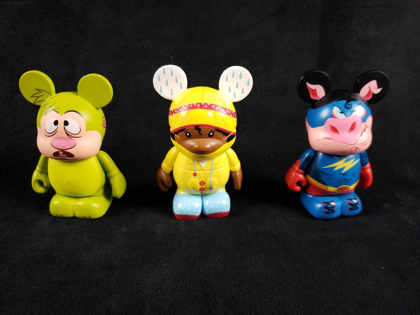 3 Vinyl Collectible Dunny Figurines B: 3 Vinyl Collectibles Figurines B. These figurines are in good to great used condition with some have very minor damage (noted below). This set includes: 1 Maria Clapsis Cutesters Series 2 girl in