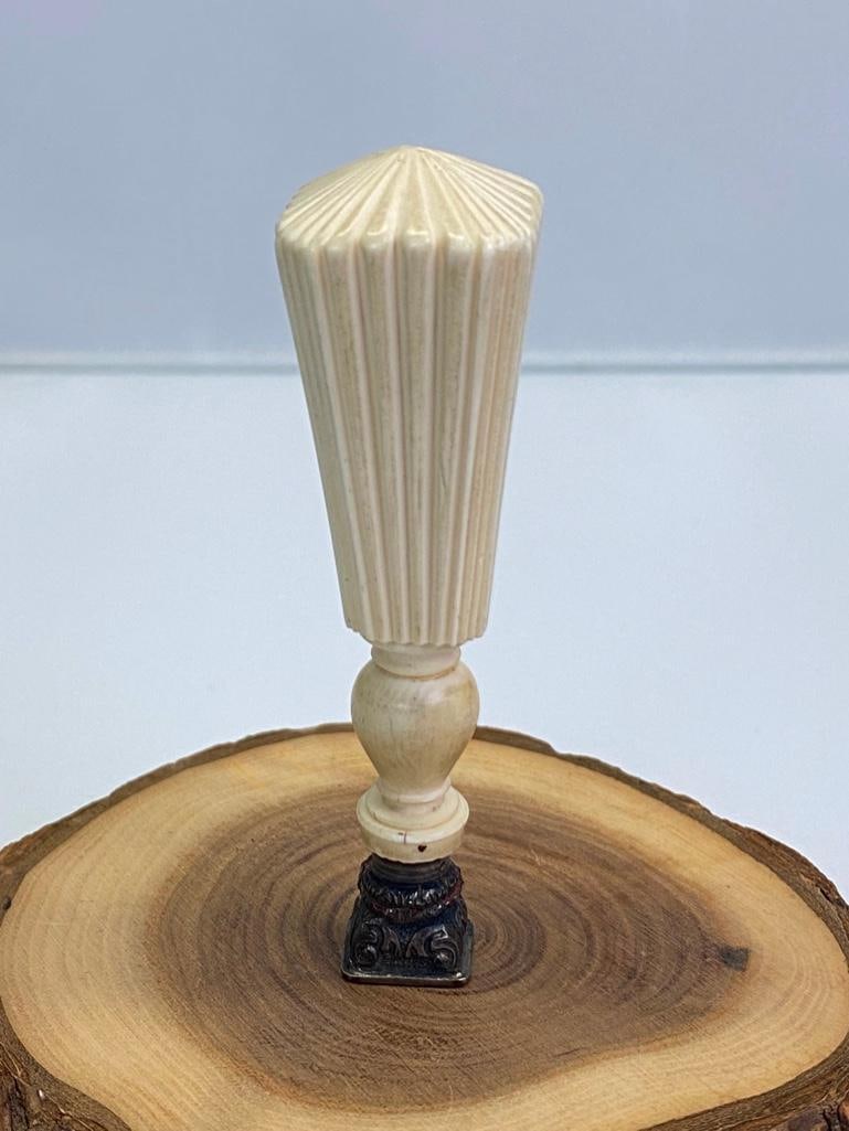 Antique Sterling Desk Seal With Carved Bone Handle: Antique Sterling Desk Seal With Carved Bone Handle Believed to date from the 1830s, this is an exquisite desk seal matrix in sterling silver with a carved bone handle. The bottom part used to imprint