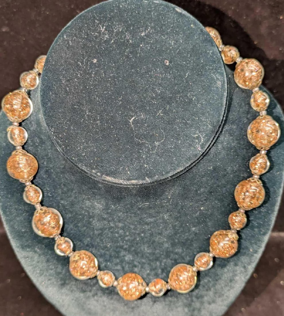Vintage Italian Aventurine Venetian Glass Necklace B: Vintage Italian Aventurine Venetian Glass Necklace B. Has a barrel clasp closure. Is approx 16" and it weighs 0.13lb.