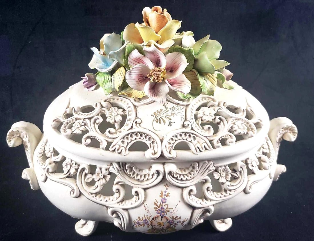 Vintage Italian Ardalt Decorative Footed Tureen: Vintage Italian Ardalt Decorative Footed Tureen. This tureen is in good condition. There are some chips out of the bisque flowers at the top (see images). The piece is very delicate with great hand