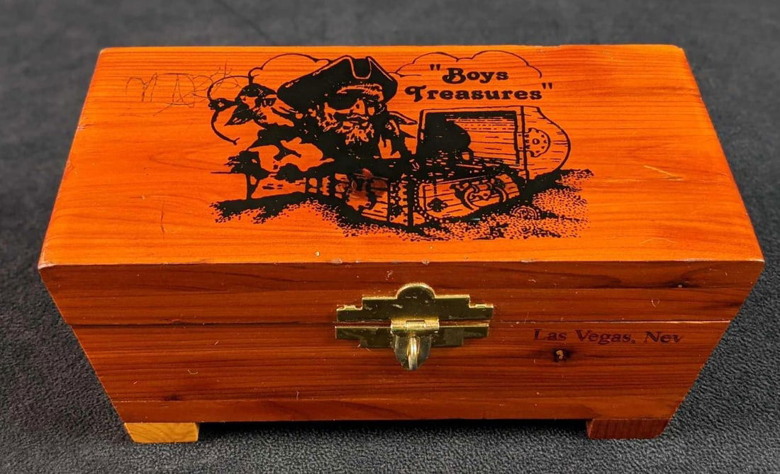 Vintage Boys Treasure Las Vegas Wooden Souvenir Trinket Box: Vintage "Boys Treasure" Las Vegas Wooden Souvenir Trinket Box. Has an image of a salty ol' scallywag and his parrot along with their ill-gained loot! Was originally sold in Las Vegas. Is approx 7