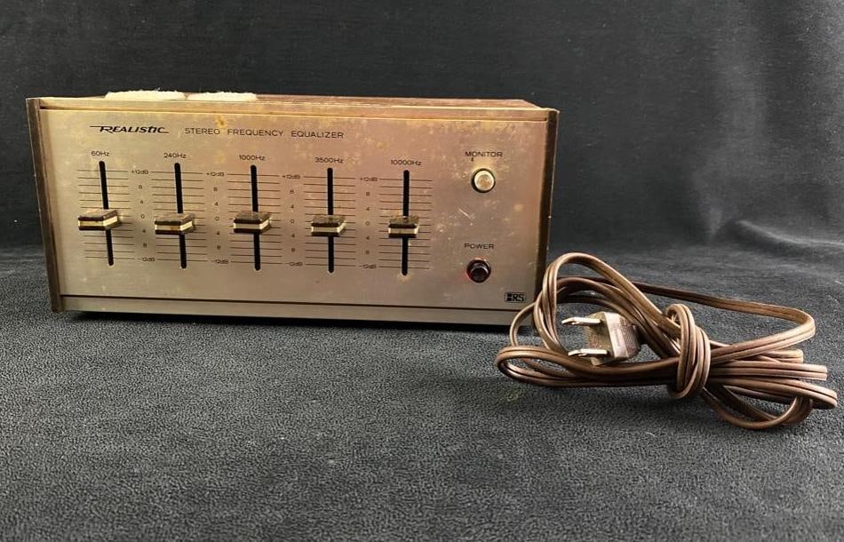 Vintage Realistic Stereo Frequency Equalizer (1 of 5)