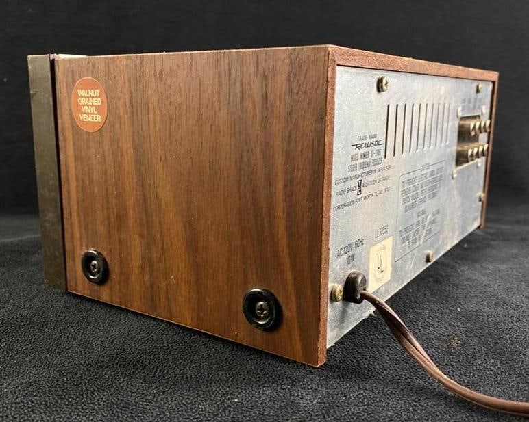 Vintage Realistic Stereo Frequency Equalizer - 4