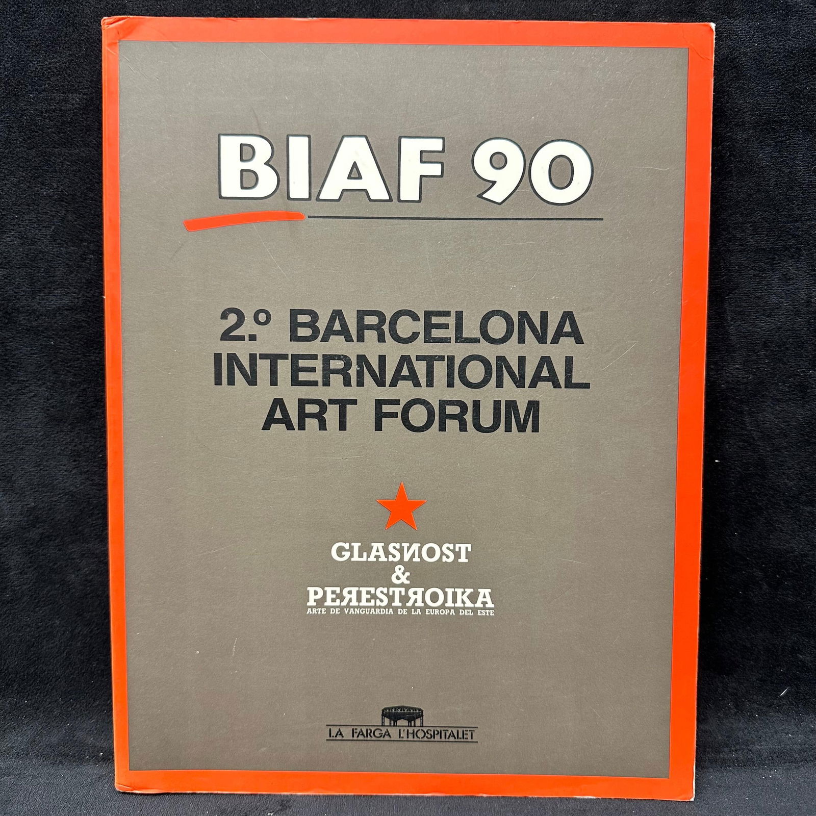 BIAF 90 2 Barcelona International Art Forum Exhibition Catalog Softcover: Original exhibition catalog from BIAF 90 2 Barcelona International Art Forum held September 1990 at La Farga, L’Hospitalet, Barcelona. The publication focuses on Glastnost & Perestroika Arte de