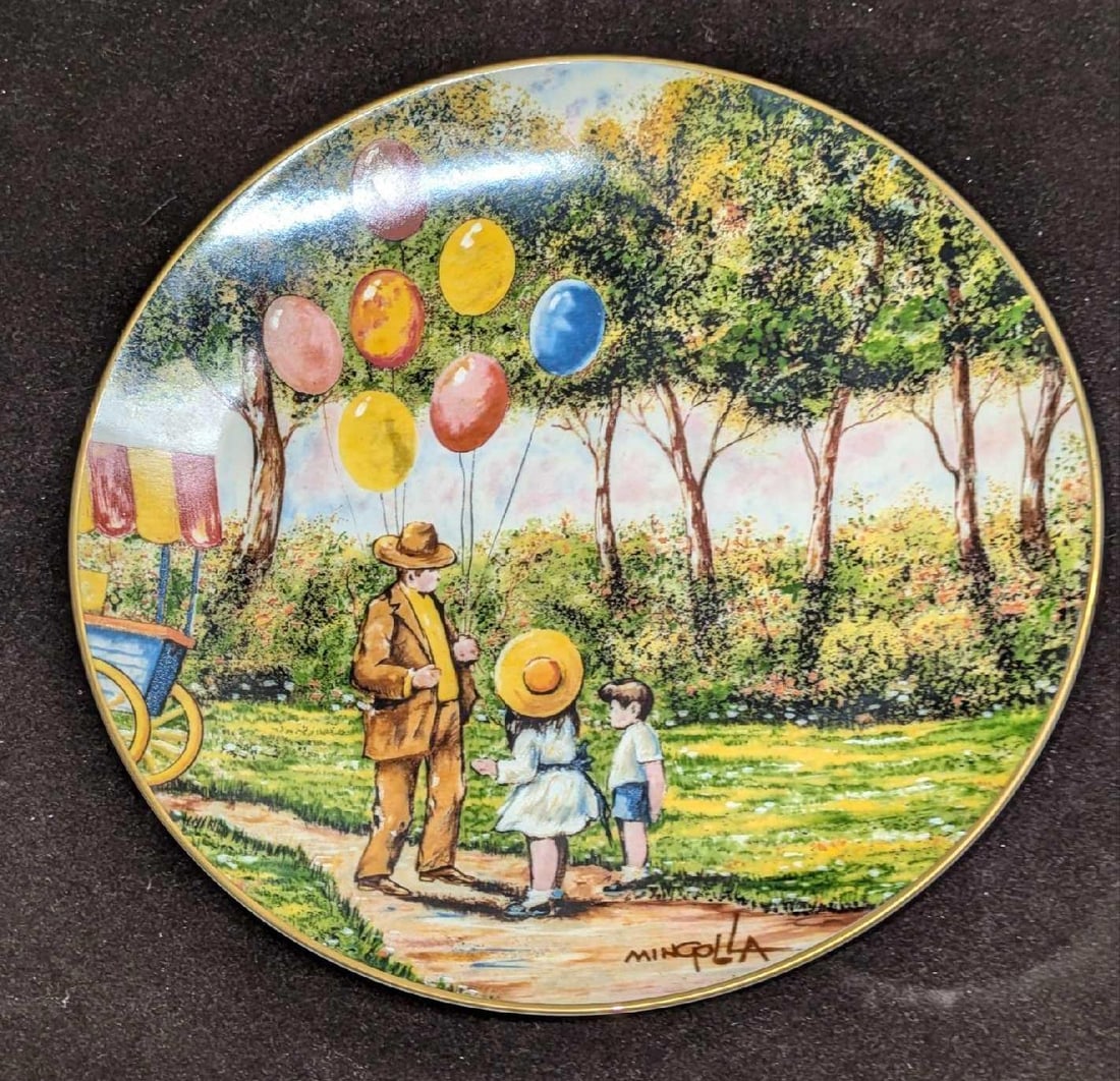 Balloon Man Plate 1979 by Dominic John Mingolla: Balloon Man Plate 1979 by Dominic John Mingolla. This porcelain collector's plate by Calhoun's is approx 8 1/2" x 8 1/2" 3/4". It comes with the original box that is approx 10 3/8" x 10 3/8" x 1