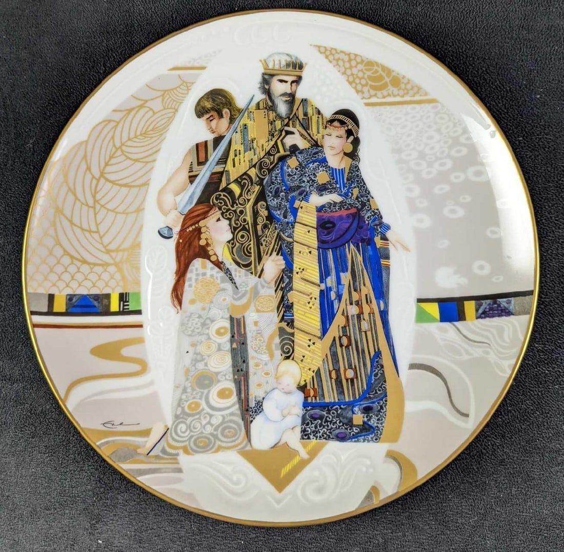 Eve Licea Judgement Of Solomon Plate: Eve Licea Judgement Of Solomon Plate From Edwin M. Knowles. The plate is approx 10". It comes in its original box which is approx 10 3/4" x 10 3/4" x 1" and it weighs 2.19lb. It also comes with