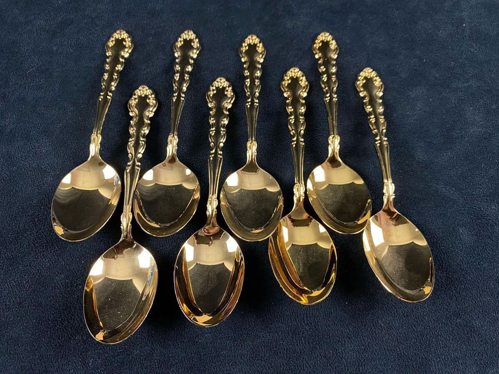 Vintage Community Gold Electroplated Soup Spoons Flatware Cutlery Holiday Fine Dining: Vintage Community Gold Electroplated Soup Spoons Flatware Cutlery Holiday Fine Dining. This stunning set of eight 7" Spoons in its original brown felt pouch are in excellent like new condition with