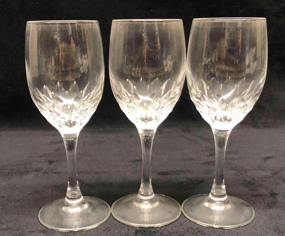 6 Mini Crystal Wine Glasses - 8