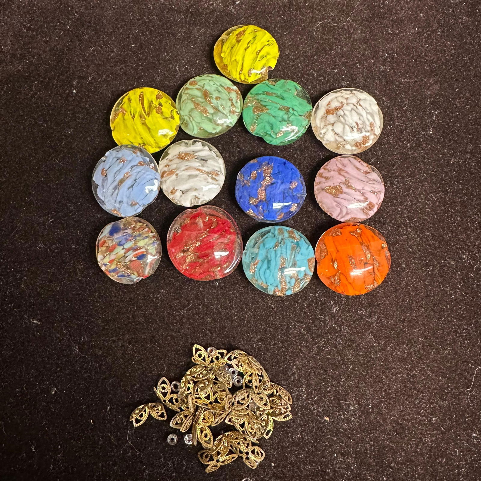Murano Venetian Art Glass Lamp Work Multi Colored Circle Copper Beaded Charms Set C49: Necklace/Jewelry charms with multi colored glass beads with beautiful designs on each. The charms feature copper accents. Small jewelry beads and accessory pieces included. These items are in good pre
