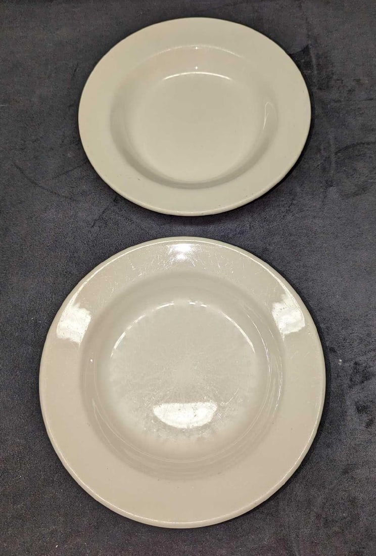 2 Vintage Fine China Homer Laughlin Large Bowls B: 2 Vintage Fine China Homer Laughlin Large Bowls B. Each is approx 9" x 9" x 1 3/4" and the total weight is 3.43 lbs. There is some light wear and scratches on the bowl.