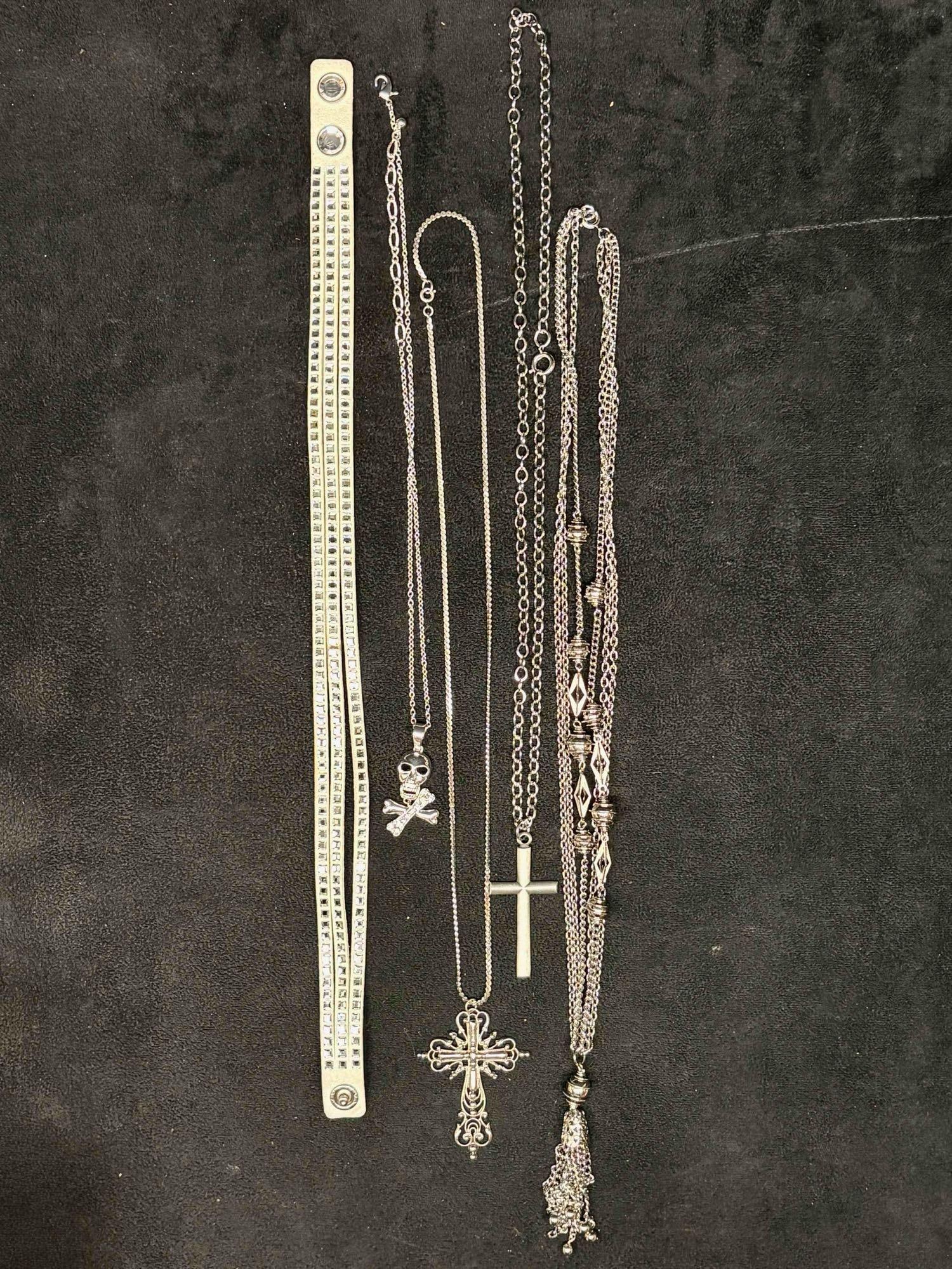 5pc Silver Gothic Themed Lot - 12