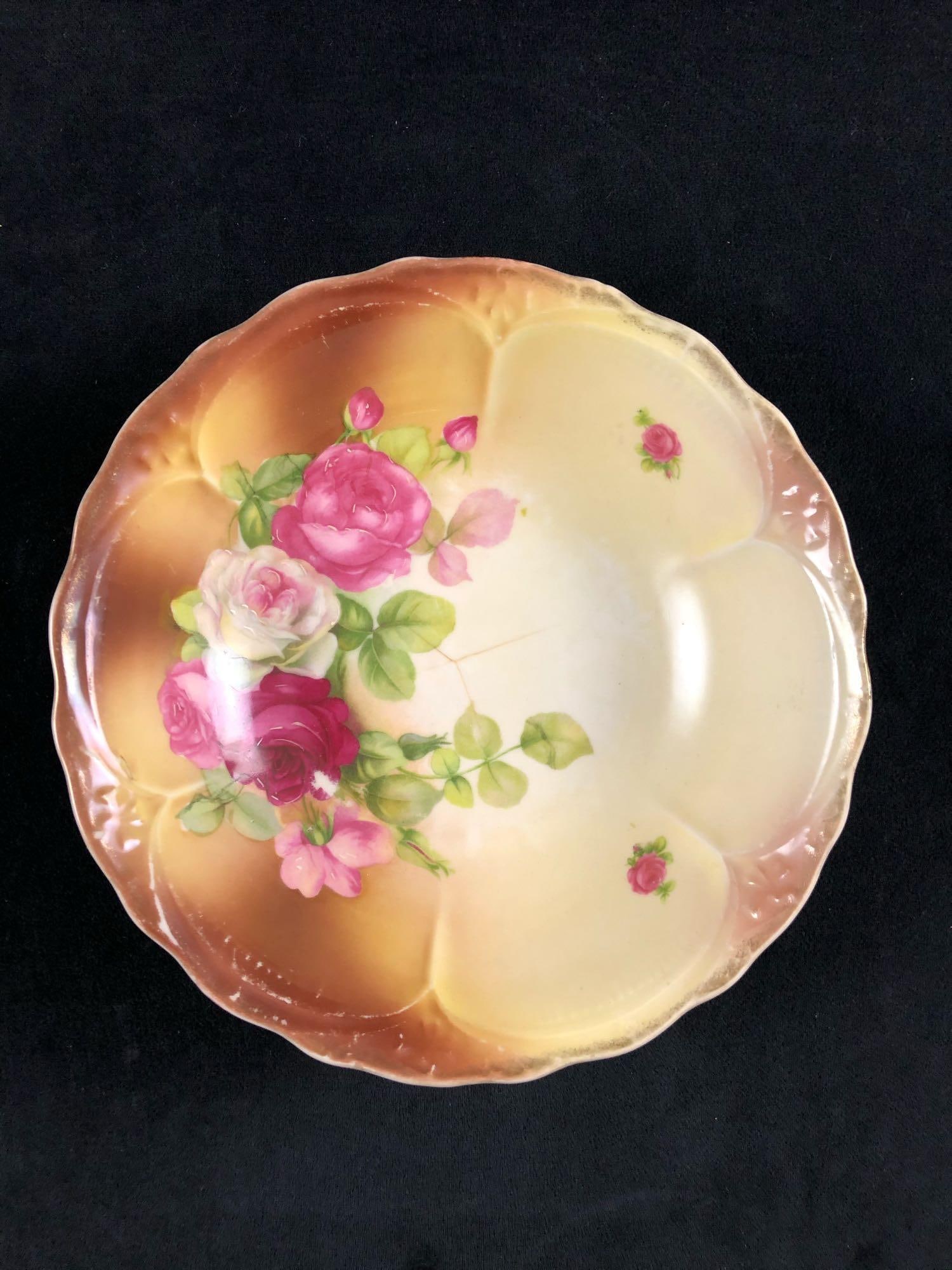 Ceramic Bowl Pink White Gold Brown Roses Flowers Shabby Decor: Ceramic Bowl Pink White Gold Brown Roses Flowers Shabby Decor The beautiful pink and white roses are hand-painted over the brown undertone. This bowl has some known cracks and scuff marks, but no