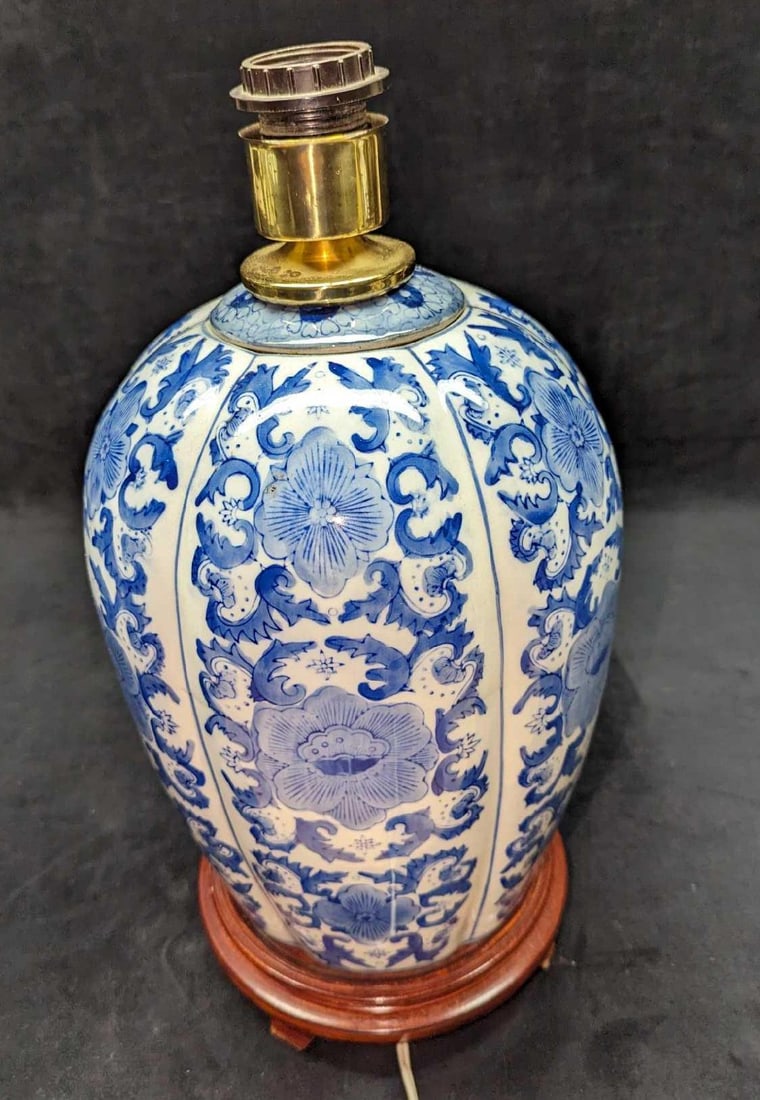 Vintage Chinese Blue & White Floral Vase Lamp (1 of 7)