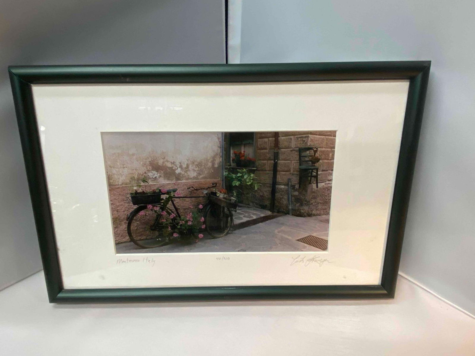 Curtis Krueger Limited Edition 40/300 Framed Monterosso Italy Photo Print: Curtis Krueger 40/300 Framed Monterosso Italy Photo Print 14 x 9 Frame 2 lbs A few scruffs on the green metal frame Print in fine condition <