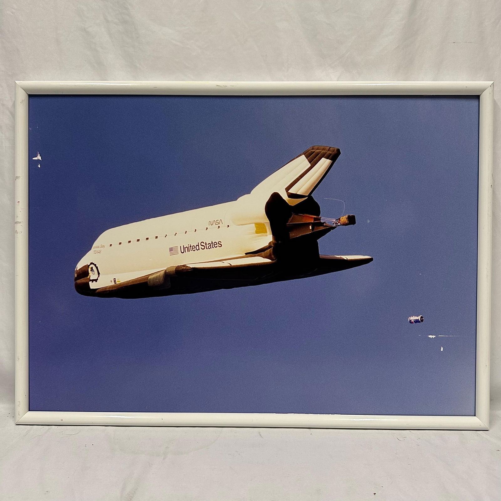 Framed Frank Juge Cigar Space Shuttle Balloon Photo: Framed Frank Juge "Cigar Space Shuttle Balloon" Photo. The framed photo is approx 29" x 1" x 21", and it weighs 6.5lbs. The photo/image is approx 27" x 19 1/2". The framed