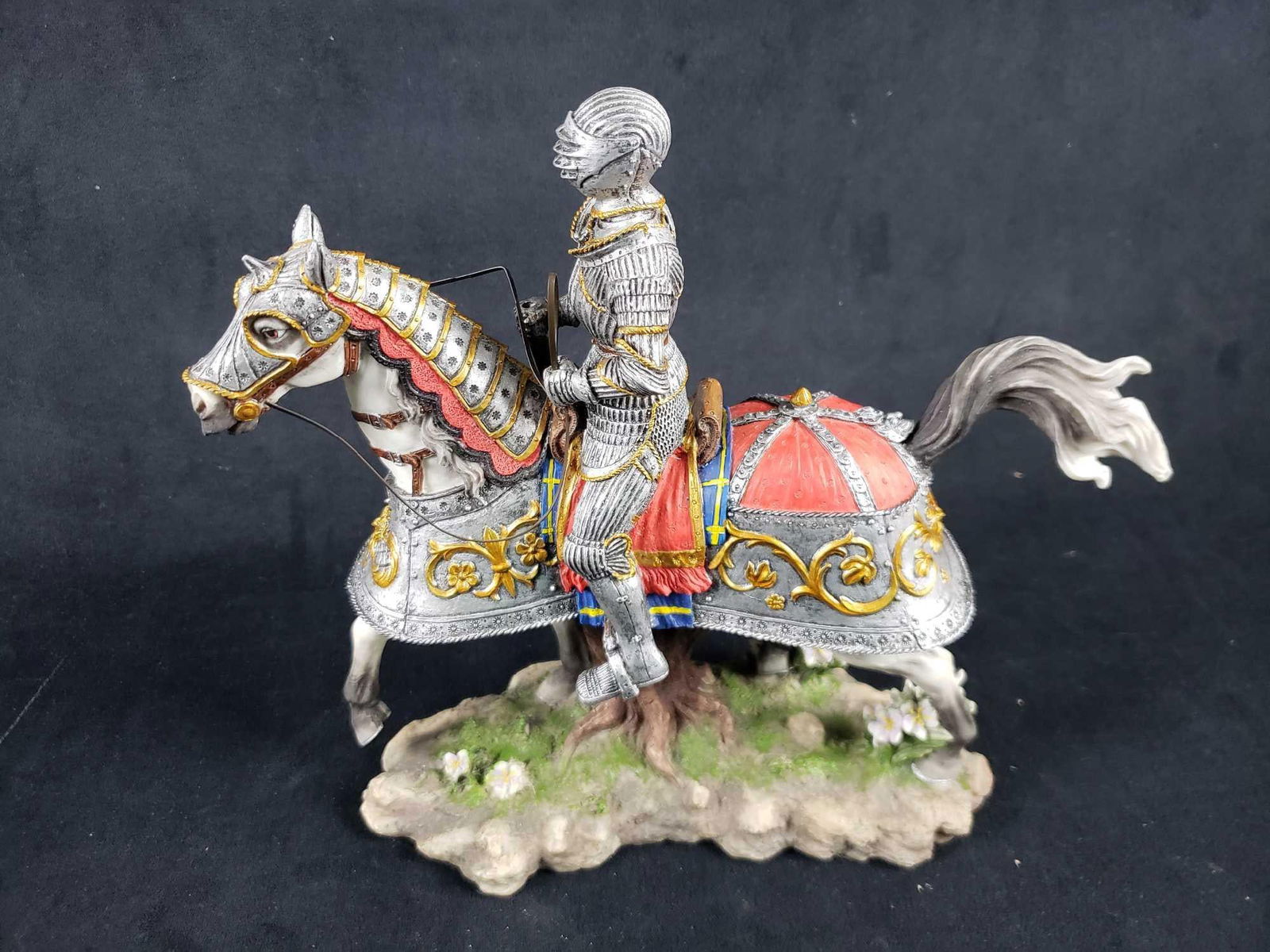 Leopold Duke of Austria Ceramic Figurine: Leopold Duke of Austria Ceramic Figurine. This ceramic figurine is in great used condition. It appears that the figurine might have been once holding a sword which has broken off at the helm (see imag