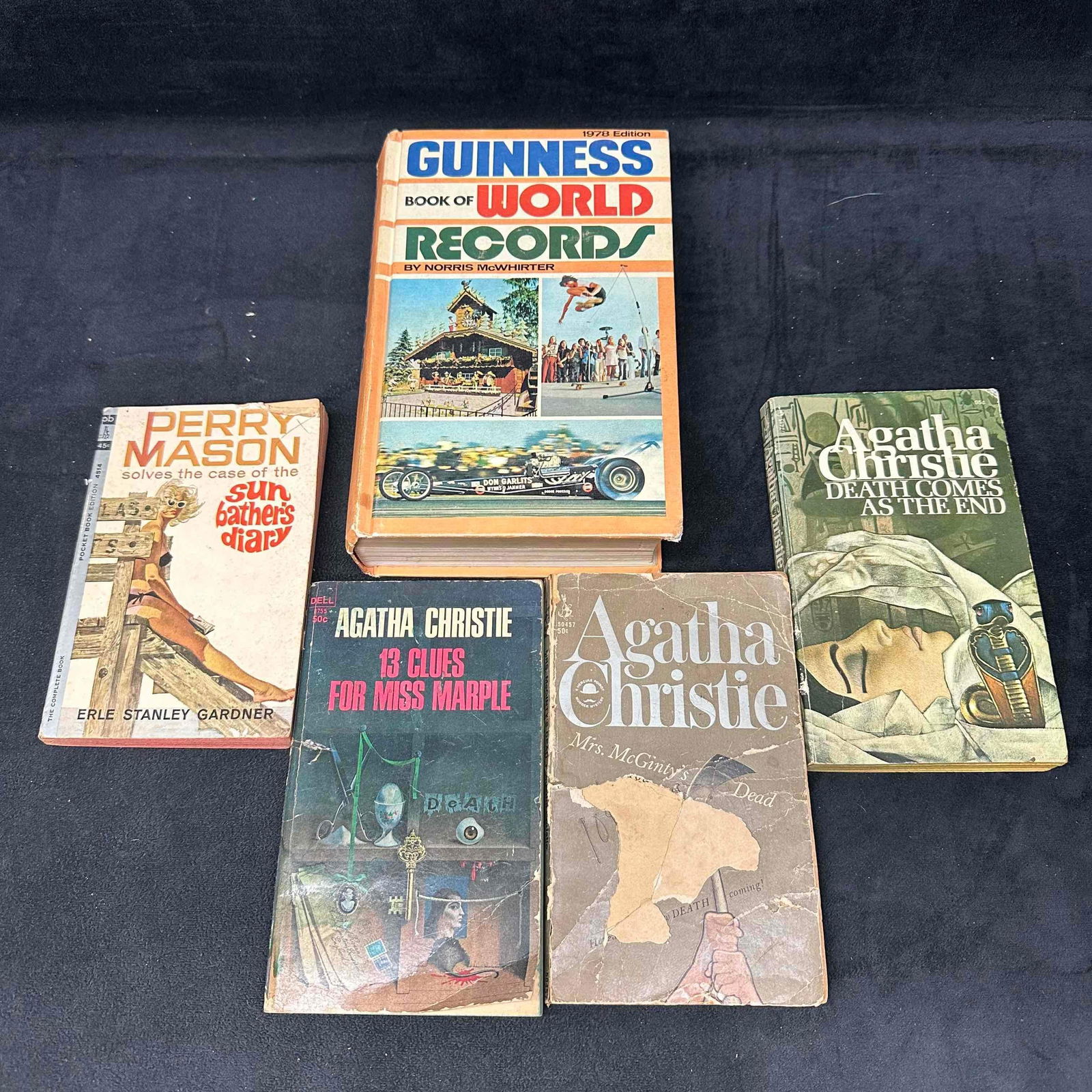1972 Guinness Book of World Records and Agatha Christie Perry Mason Mystery Paperbacks Lot (1 of 5)