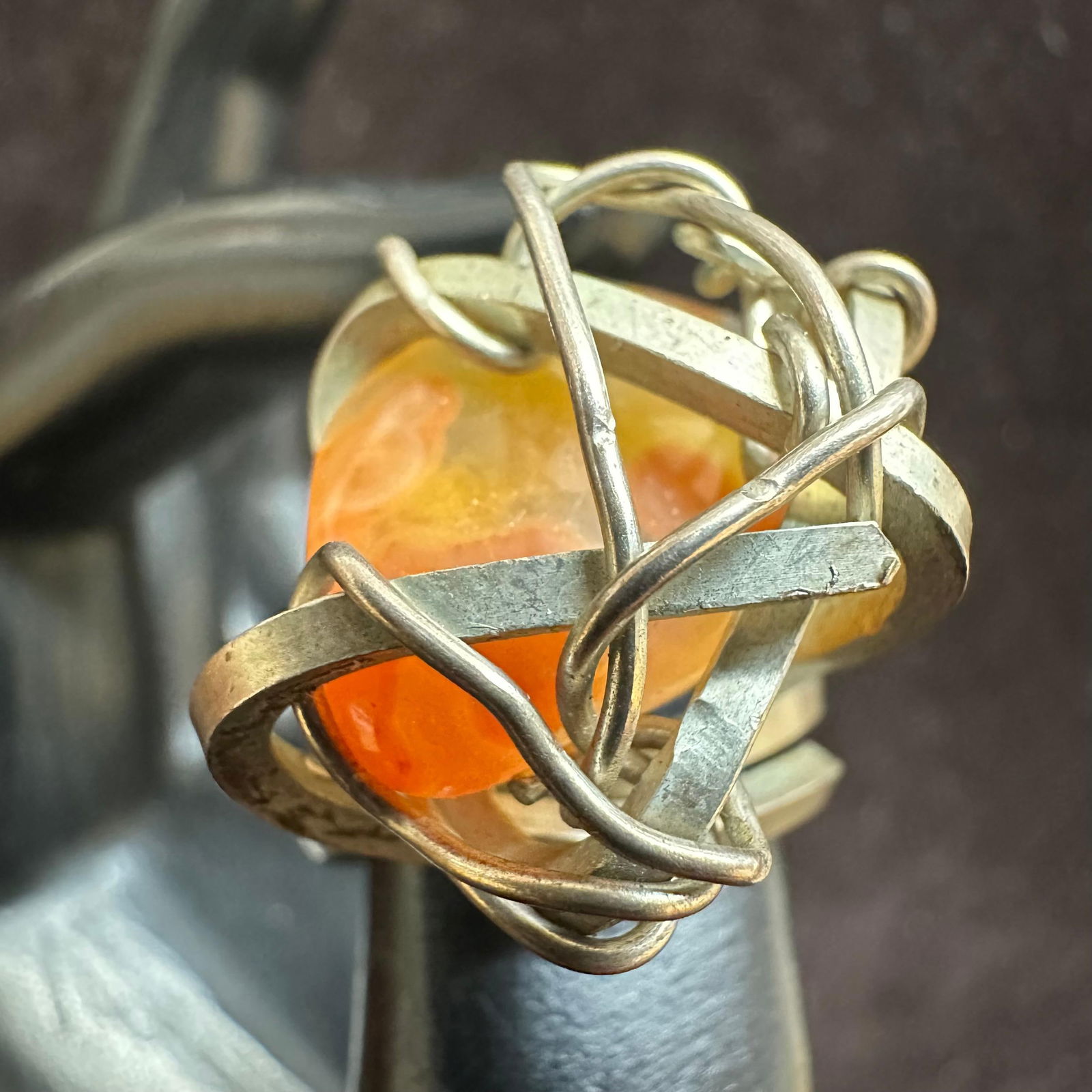 Silverwork Wired Crafted Orange Agate Stone Setting Silver Ring: This item is in good pre-owned, previously used/displayed condition with noticeable light wear and surface scratches. Please reference all photos for full details. This piece of jewelry has been
