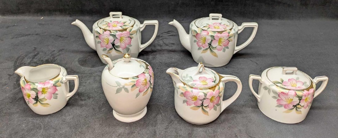 Retired Noritake Azelea Floral Pattern Tea Set (1 of 10)