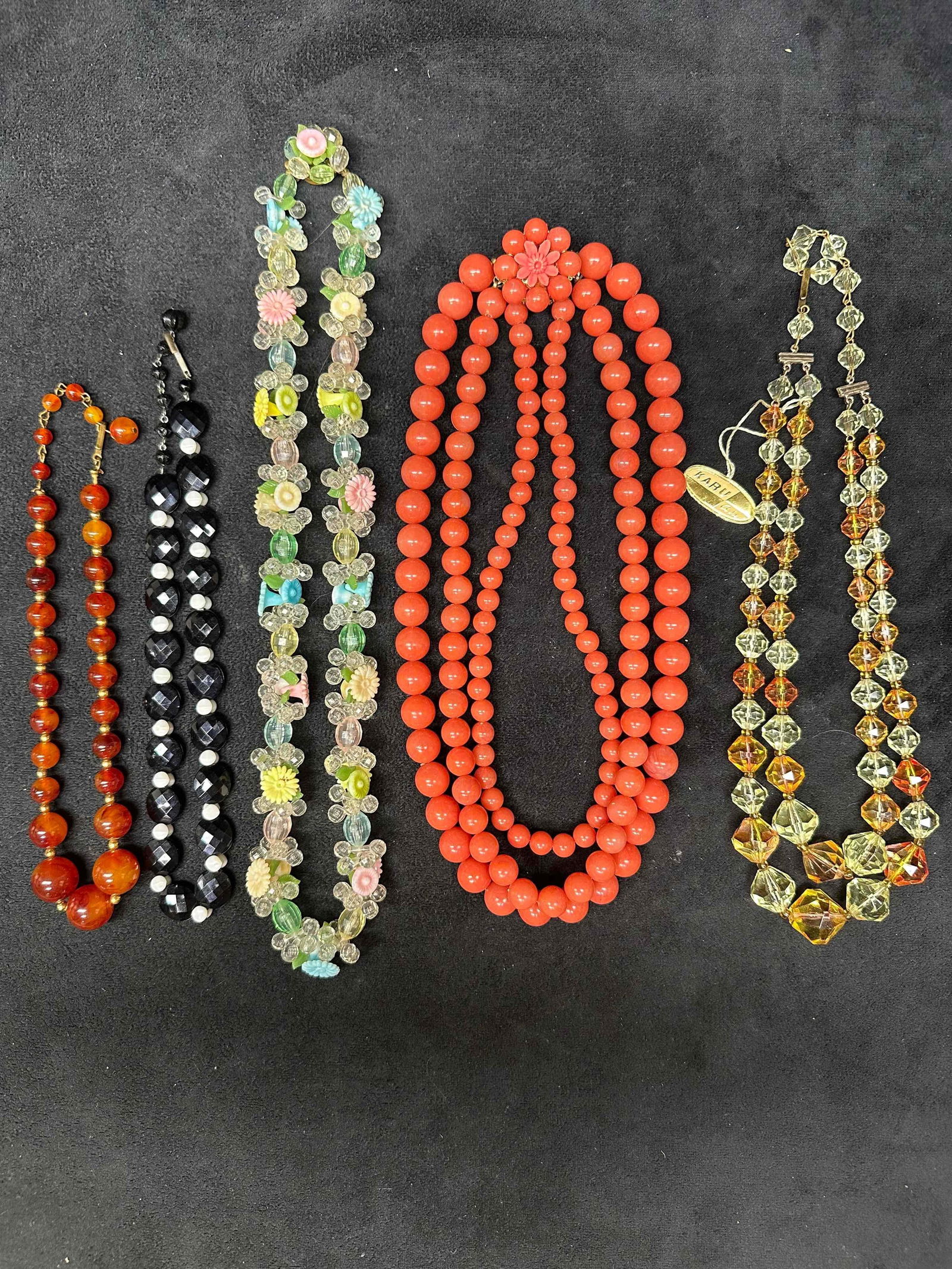 Costume Jewelry Necklace Set of 5 Five Necklaces Plastic Flower Floral Accents G75 (1 of 5)