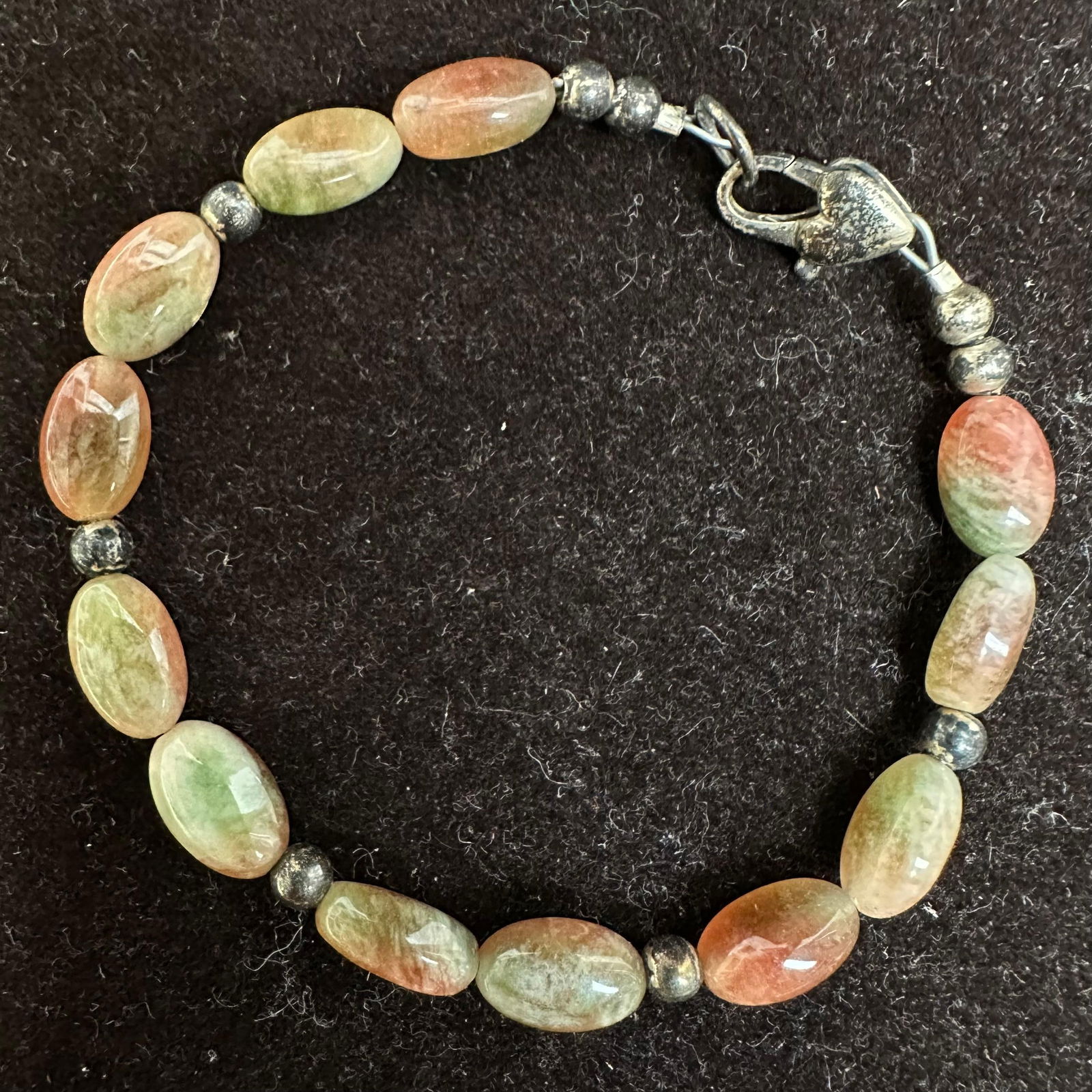Unakite Stone Sterling Silver Clasp and Bead Bracelet L10: This item is in good pre-owned, previously used/displayed condition with noticeable light wear and surface scratches. Please reference all photos for full details. This piece of jewelry has been teste