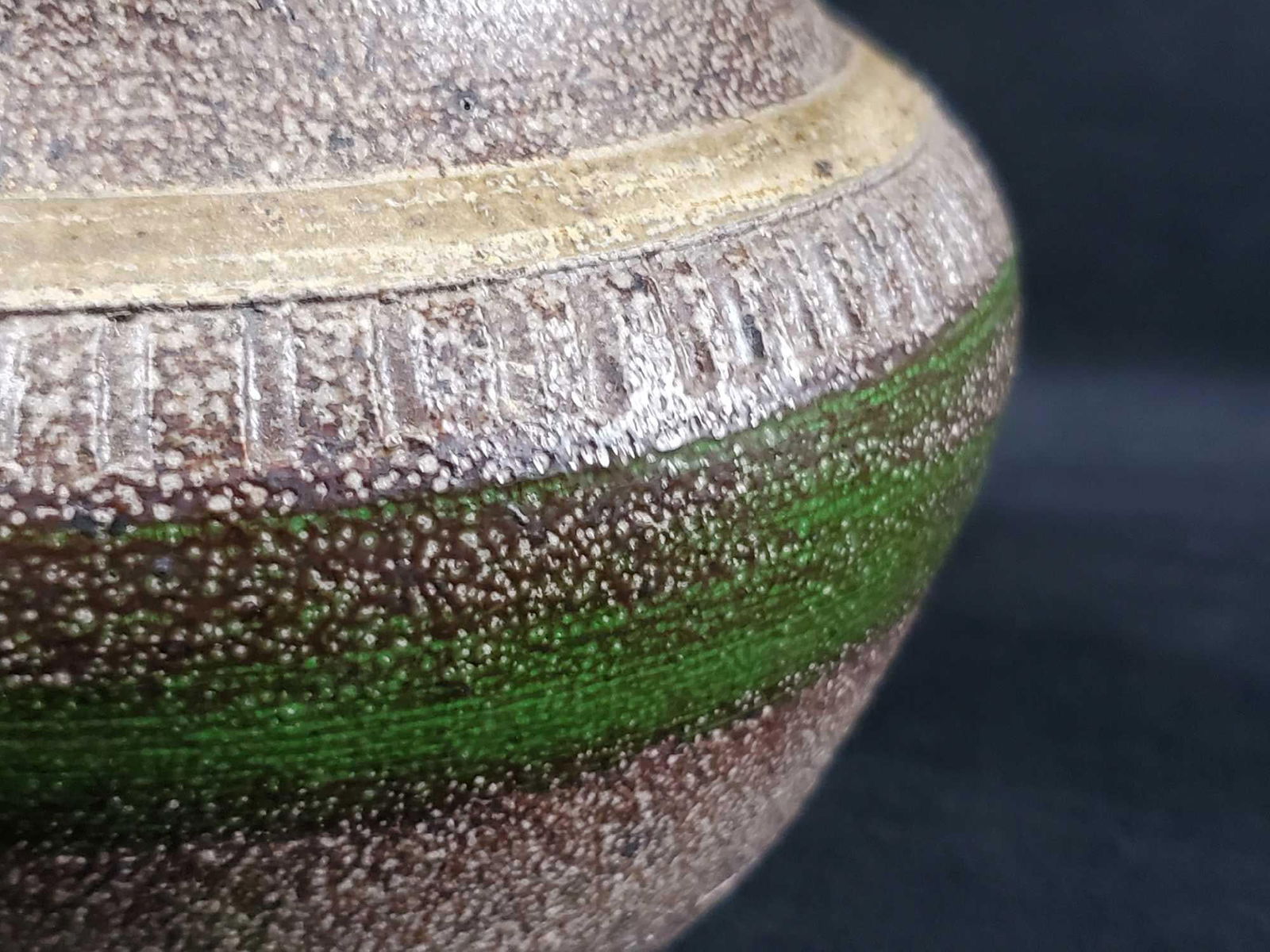 Hand made heavy earthenware pot - 5