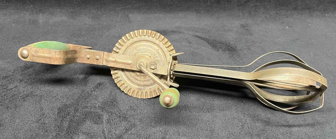 Vintage Eggbeater The Taplin MFG. Co. Pat December 9th 1924 New Britain, Conn. Made In U.S.A. (1 of 8)