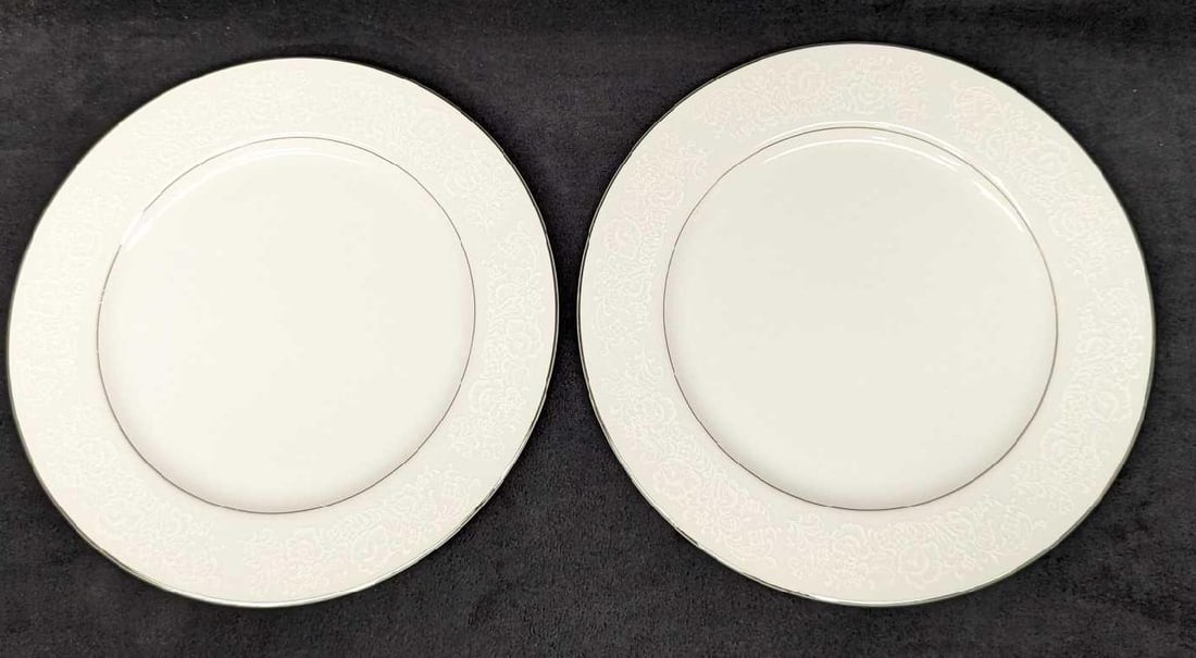 2 Retired International Fine China Juliet Dinner Plates D: 2 Retired International Fine China Juliet Dinner Plates D. Each plate is approx 7 5/8" x 7 5/8" x 3/4" and the total weight is 2.50 lbs. The plates do not have any chips or cracks, and there are some