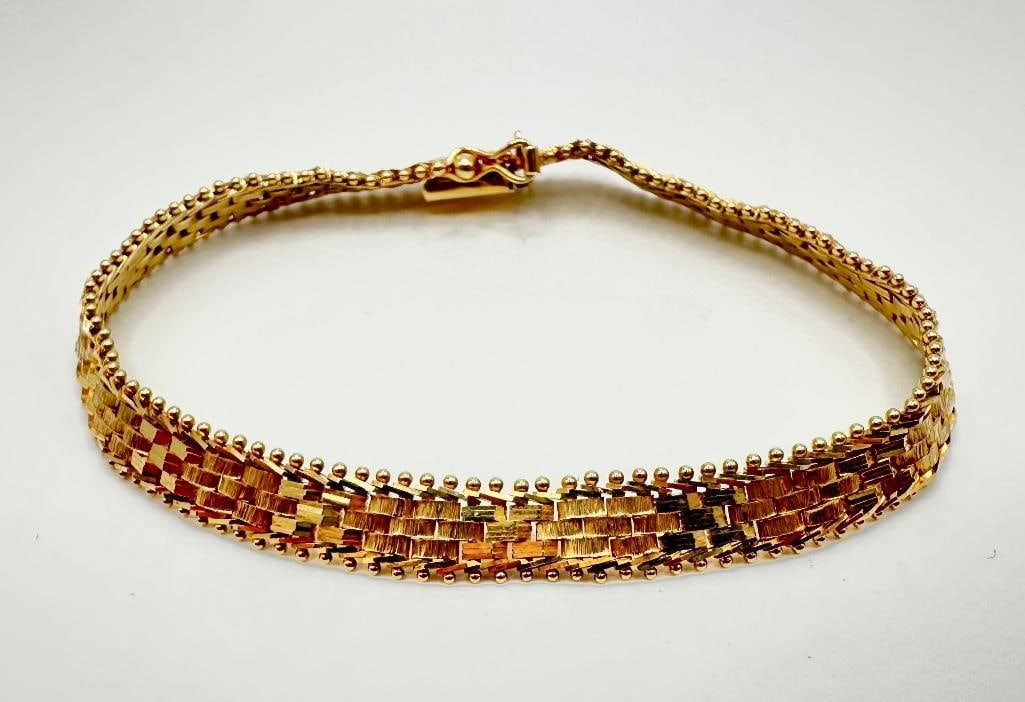14k Gold Weave Link bracelet: This piece of jewelry has been tested and researched prior to listing. Please view all our pictures they are part of our description. DETAILS: Metal - 14k GoldColor - Yellow/GoldStones -