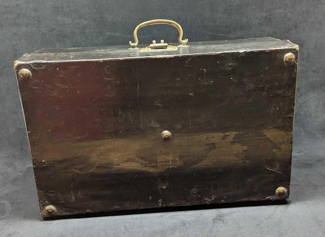 Vintage Wooden Luggage With Brass Handles & Lock: Vintage Wooden Luggage With Brass Handles & Lock. The maker and date of creation are unknown. This is approx 21 1/2" x 7 1/4" x 13 1/4" and it weighs 5.6lbs. This distressed luggage would make for a g