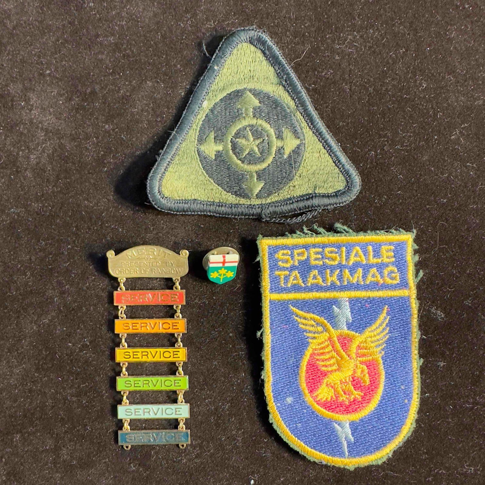 Military Insignia Badges Patches Lapel Pins Lot of Four 4 (1 of 6)
