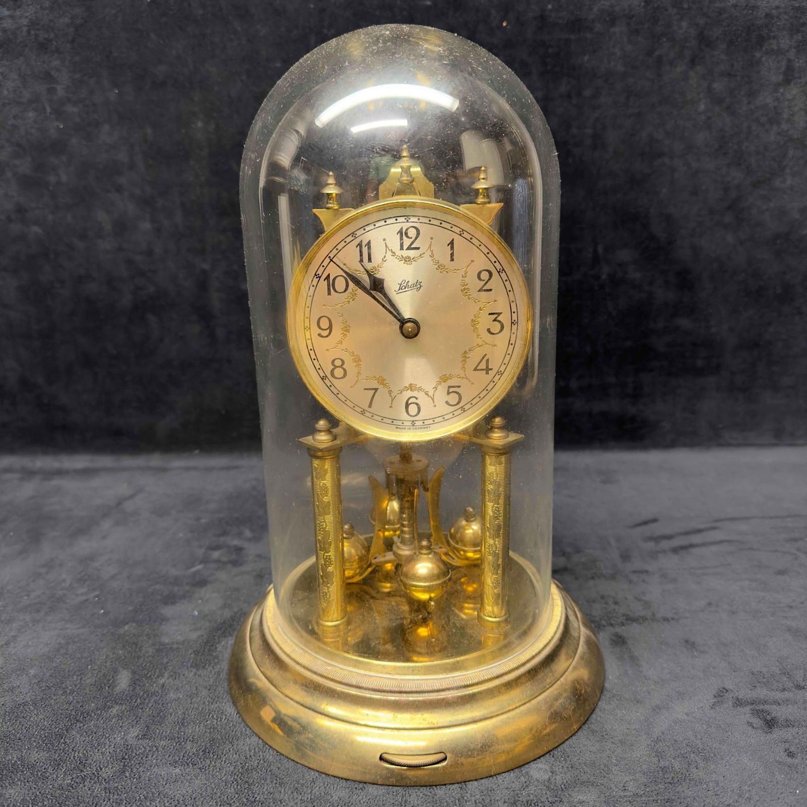 Vintage Schatz 400 Day Anniversary Clock #49 with Dome No Key: Vintage Schatz 400 Day Anniversary Clock #49 with Dome No Key. This clock has not been Tested. Missing the original key. Being offered As Is for repair or parts. Comes with most original pieces and gl