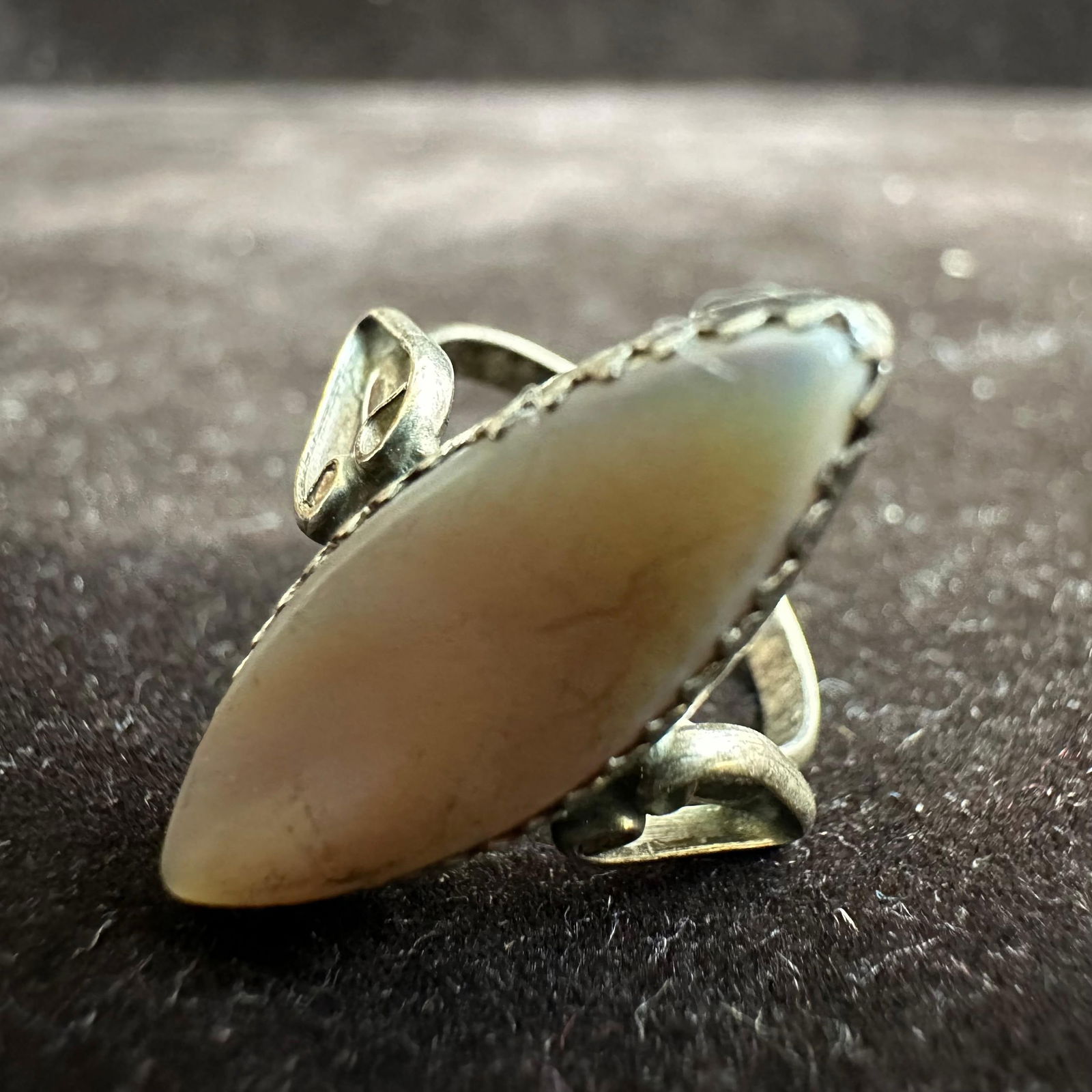 Mother of Pearl Thin Oval Silver Ring MOP: This item is in good pre-owned, previously used/displayed condition with noticeable light wear and surface scratches. Please reference all photos for full details. This piece of jewelry has been