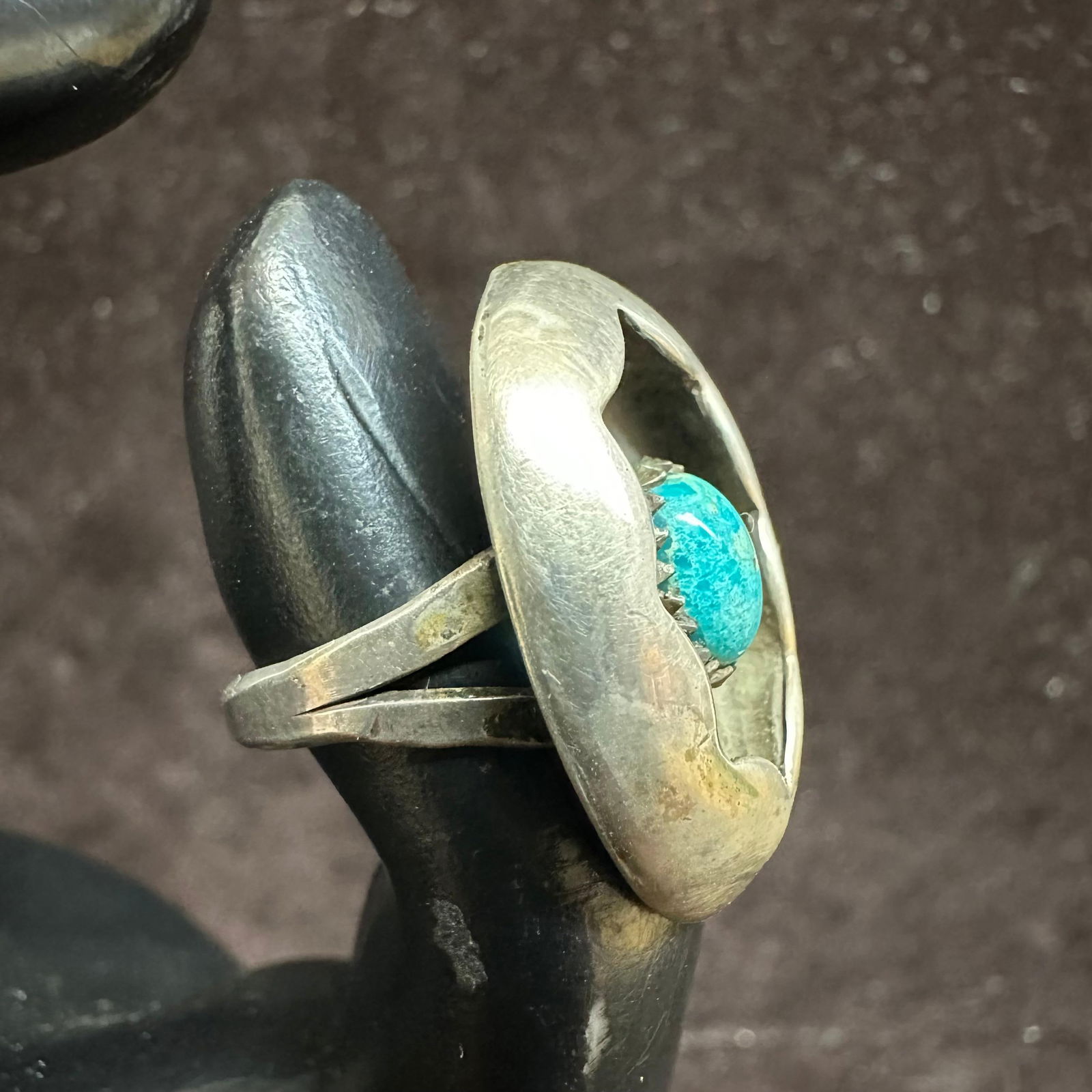 Shadow Box Turquoise Single Cabochon Silver Ring - 9