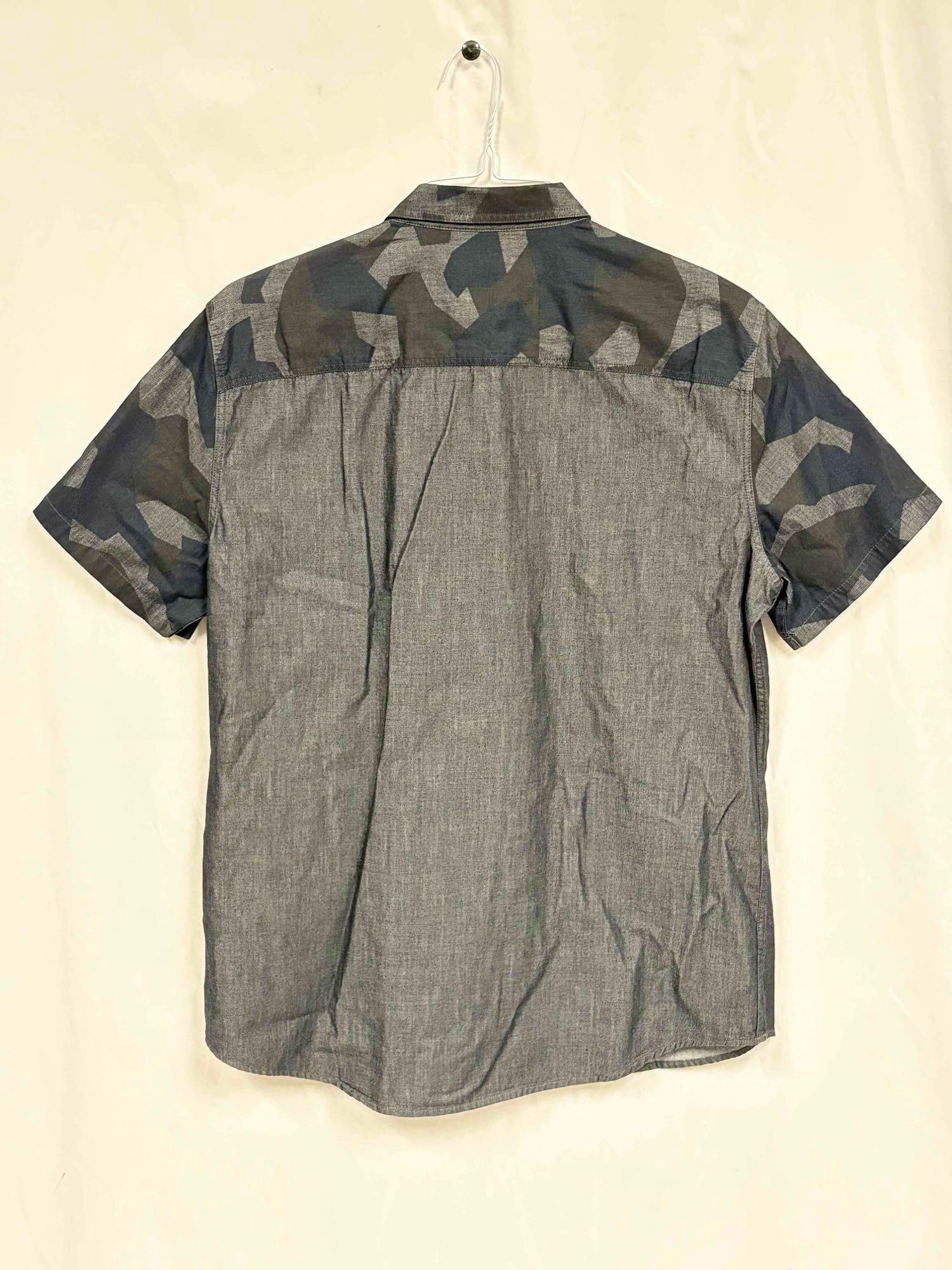 2pc Armani Exchange Mens Graphic Button Downs - 7