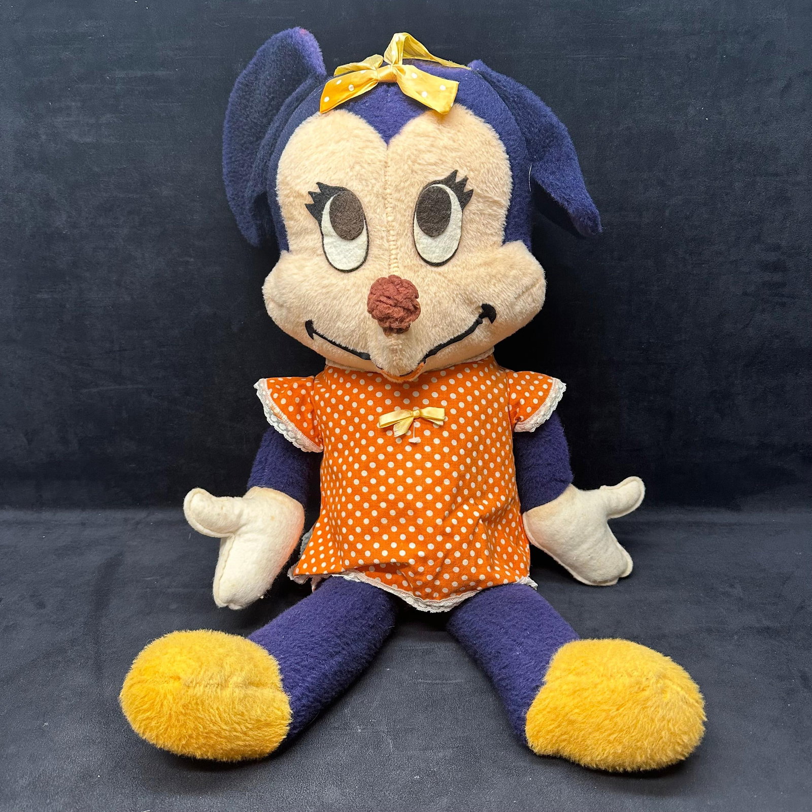 Walt Disney Productions Minnie Mouse Plush Doll 1960s 70s Stuffed Plush Toy: Vintage Walt Disney Minnie Mouse plush doll, manufactured by California Stuffed Toys under Walt Disney Productions. This piece likely dates to the 1960s–1970s and features Minnie dressed in her orig