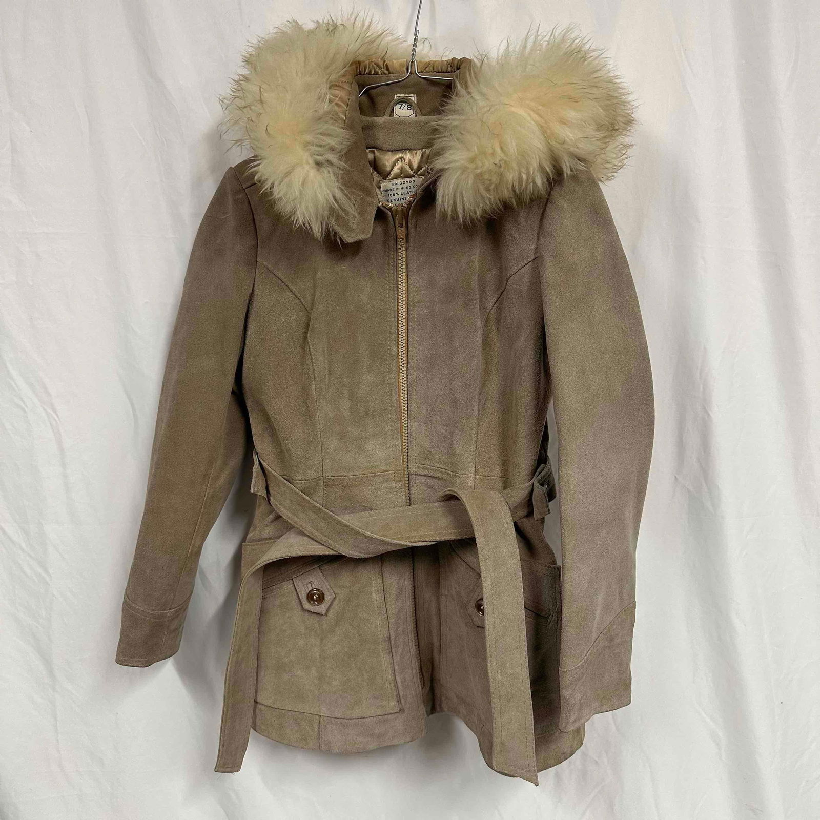 Hong Kong Leather Genuine Lamb Fur Trim Rayon Lining Coat Jacket Light Brown Tan 7/8: Hong Kong Leather Genuine Lamb Fur Trim Rayon Lining Coat Jacket Light Brown Tan 7/8. This vintage style light brown suede leather coat with a lamb fur-trimmed hood and a belt waist. Coat features a f