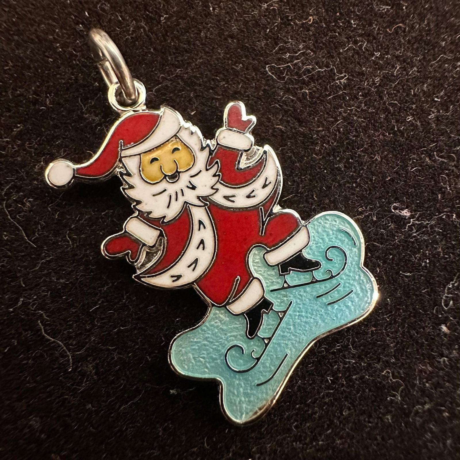 Santa Ice Skating Sterling Silver Charm Q71: This item is in good pre-owned, previously used/displayed condition with noticeable light wear and surface scratches. Please reference all photos for full details. This piece of jewelry has been teste