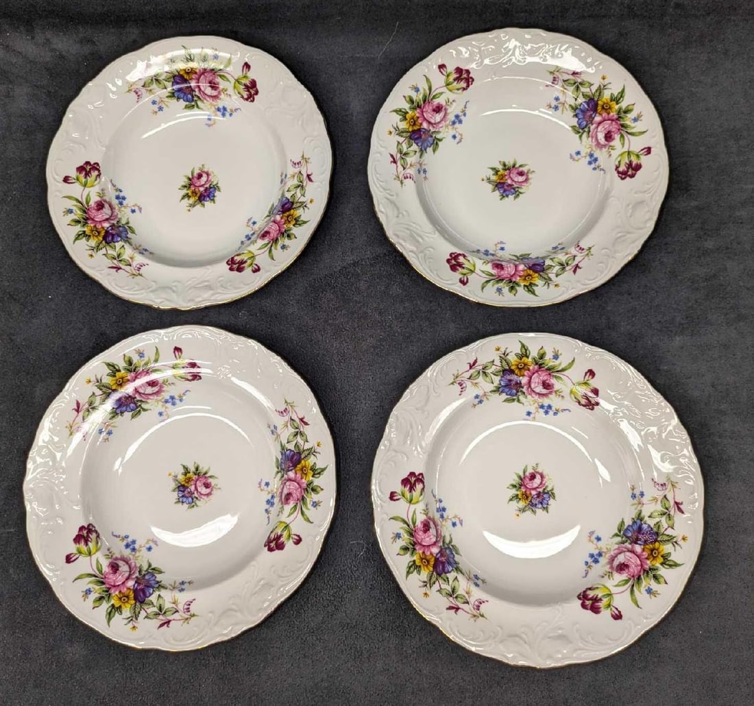 4 Royal Kent RKT6 Floral Rim Soup Bowls A: 4 Royal Kent RKT6 Floral Rim Soup Bowls A. Each is approx 8 1/8" x 8 1/8" x 1 1/2" and the total weight is 2.79lbs. The fine china bowls have no chips or cracks. 