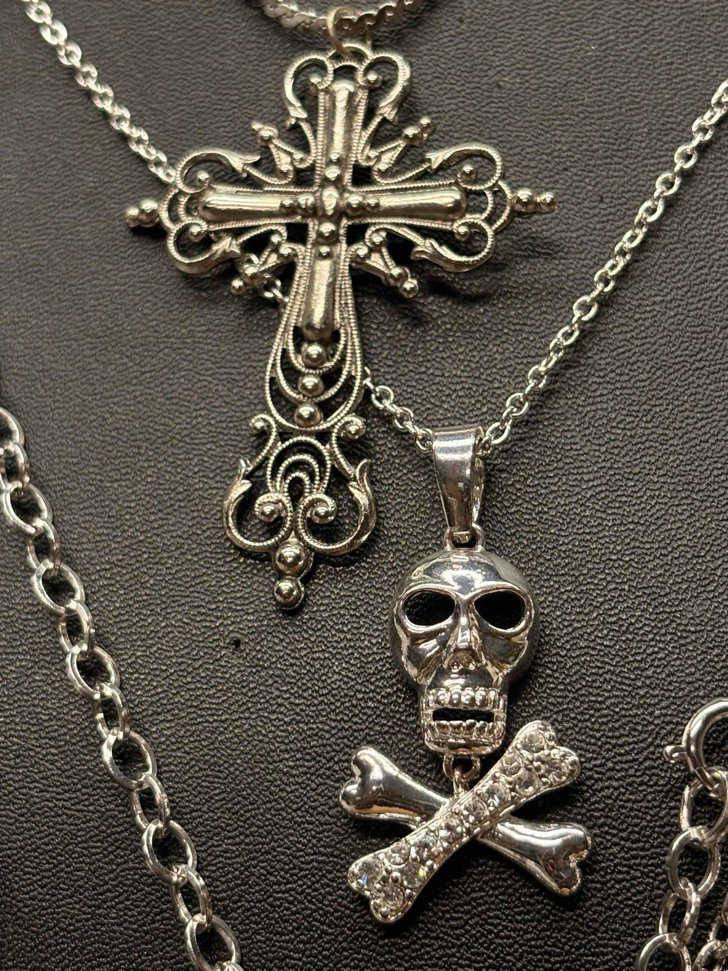 5pc Silver Gothic Themed Lot - 4