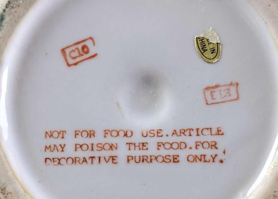 Large Green Lidded Vase - 4