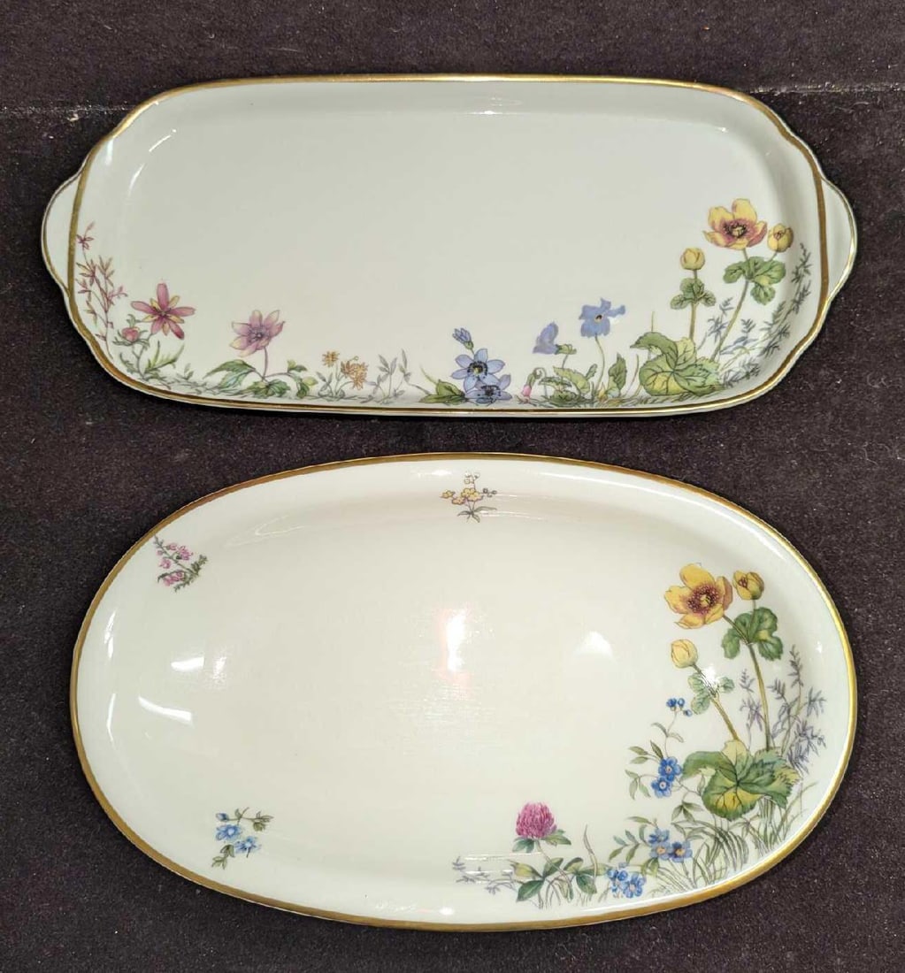 2 Krautheim Wiesengrund Und Bergeshöhn Trays: 2 Krautheim Wiesengrund Und Bergeshöhn Trays. One is approx 9" x 5 1/4" x 1" and the other (with handles) is approx 10 1/2" x 4 3/4" x 1/2" and the total weight is 1.26lb. Both do not have any chips