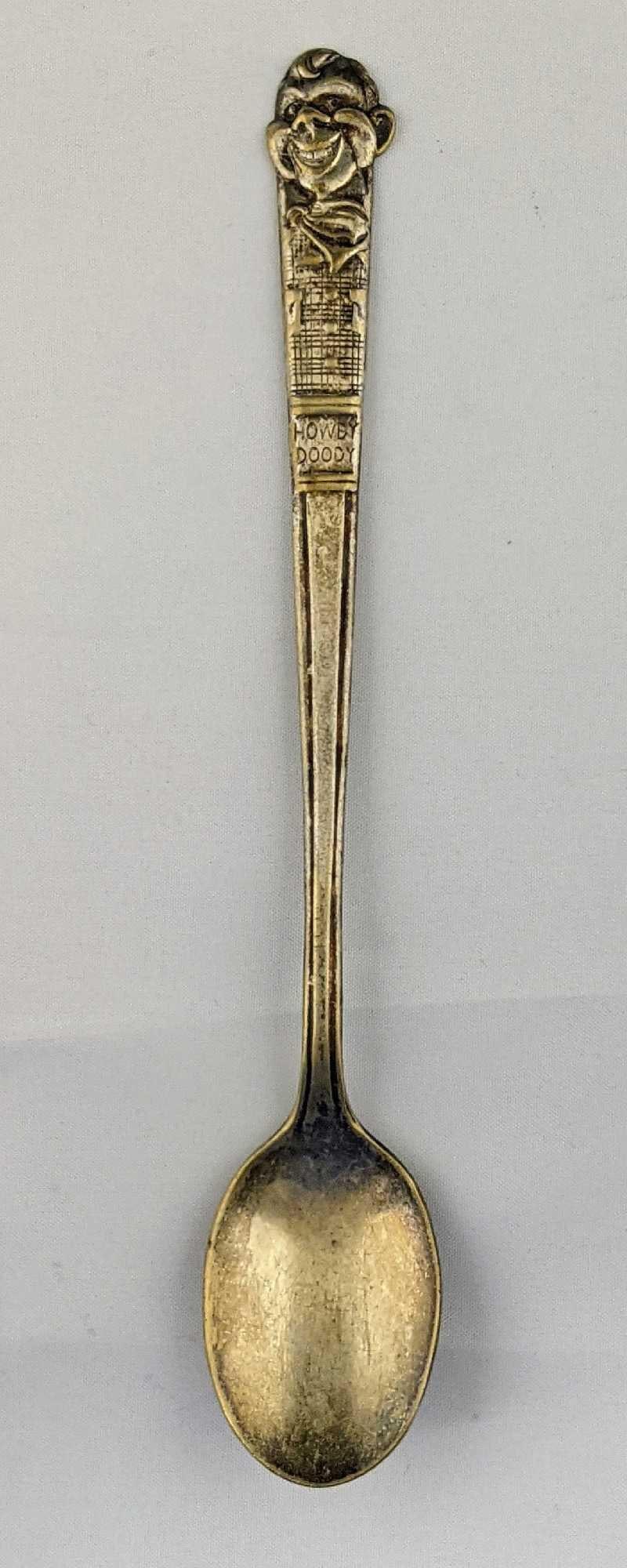 Vintage Howdy Doody Souvenir Silverplate Spoon: Vintage Howdy Doody Decorative Souvenir Spoon Made Of Crown Silver Plate By Kagran. The spoon is approx 7" across and has light tarnish. Was released in the 1950s.