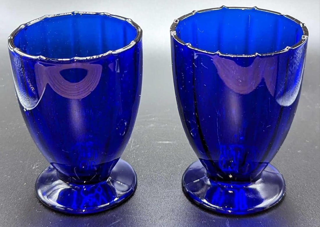 2 Glass Martinsville Addie Cobalt Blue??????? Tumblers B: 2 Glass Martinsville Addie Cobalt Blue Tumblers B. Each is approx 2 5/8" x 2 5/8" x 3 1/2" and the total weight is 0.76lb. The glasses have no cracks or chips. Please see the images as they are part o
